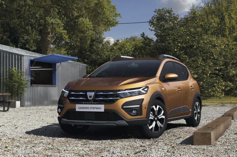 El Dacia Sandero y Toyota se salen en el mes de julio