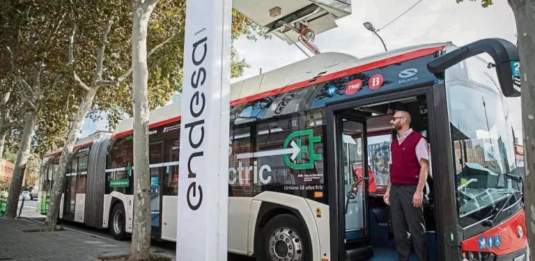 Endesa impulsa la electrificación del transporte público urbano con soluciones integrales para ayuntamientos y flotas de autobuses
