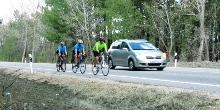 2025 se estrena con el aviso que la Dirección General de Tráfico hace a todos los ciclistas