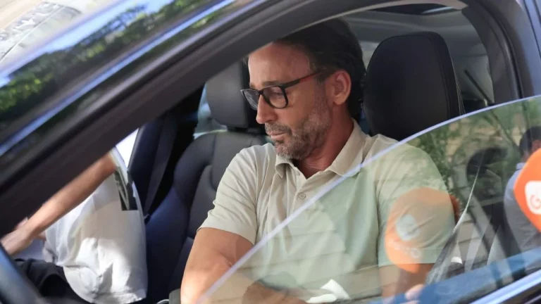 Las múltiples temeridades por las que a Álvaro Muñoz Escassi busca la DGT y la Guardia Civil