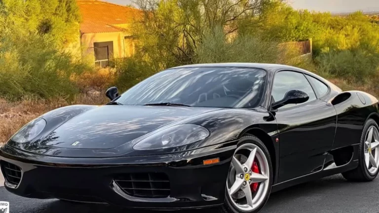 Este Ferrari F430 Spider tiene menos de 800 kilómetros y está listo para un buen baño en 16 años