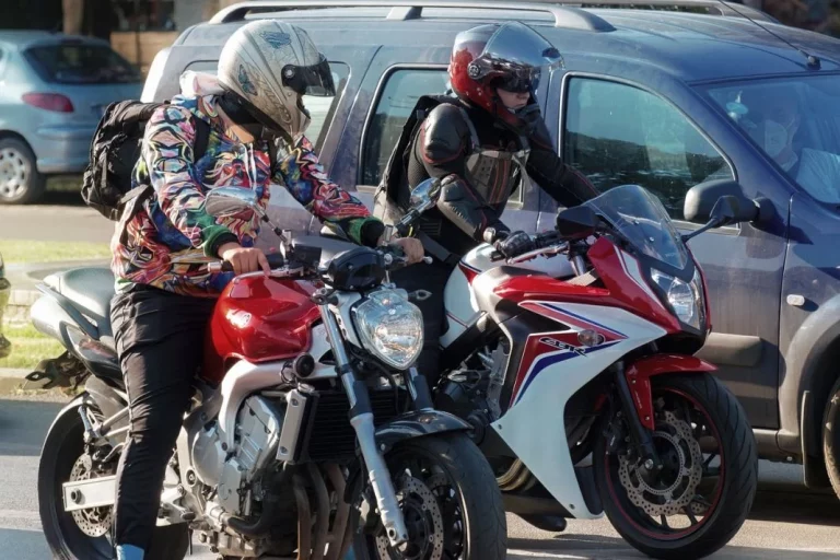 Si vas en moto este verano presta atención a este componente: Tu vida está en peligro