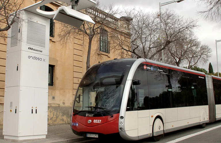 Cummins fabricará en España baterías LFP para camiones y autobuses eléctricos 1 Motor16 autobus electrico 768x500 1 Motor16