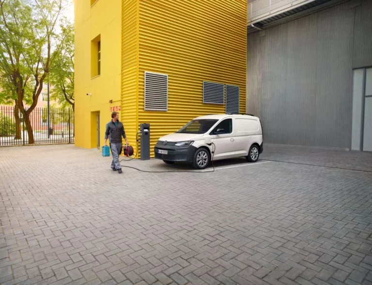 La gama de los Volkswagen Caddy y Caddy cargo se enriquece con nuevos equipamientos y la llegada de las versiones eHybrid