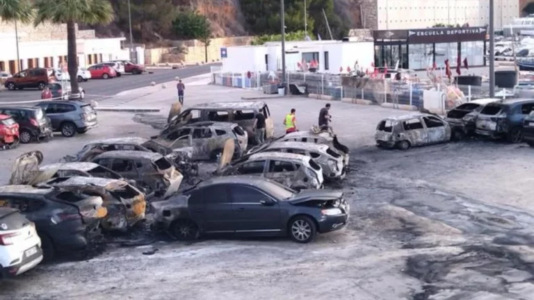 Cuando la celebración de tu boda se te va de las manos y acaba con más de 30 coches quemados