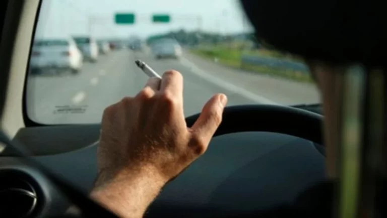 Este error habitual que comenten los conductores en España y tiene una multa de 500 euros