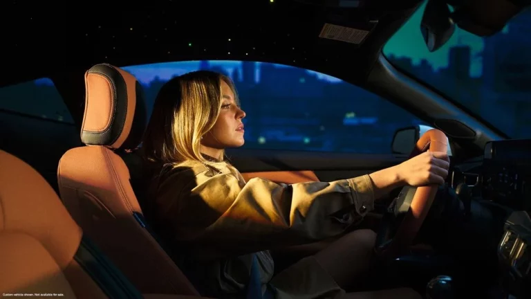 El interior del coche de Sydney Sweeney que te dará ganas de quedarte a vivir allí…con ella