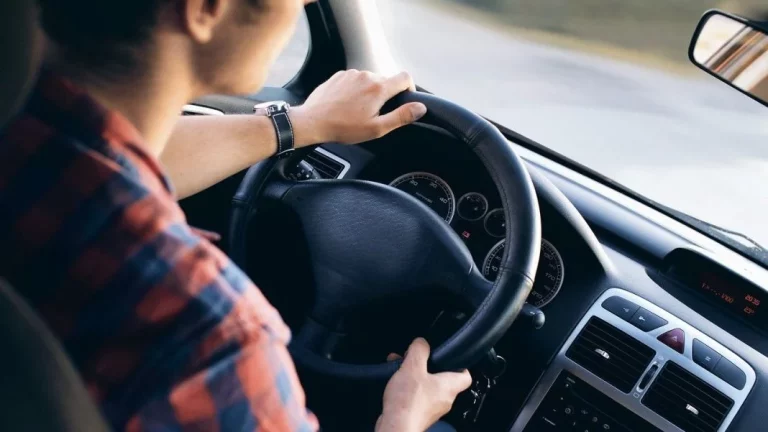 Enfermedades mentales con las que la DGT no te va a dejar subirte al coche