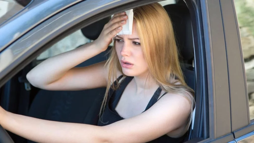 motivo peligroso conducir ventanilla mitad 1 Motor16