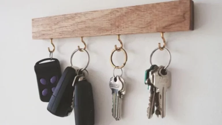 No debes dejar las llaves de tu coche cerca de las de tu hogar y este es el motivo