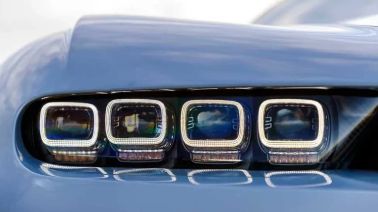 La peor pesadilla de Mapfre o de la Mutua son los faros de un Bugatti Chiron. Ojo a lo que cuestan