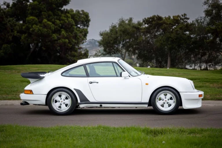 Parece un Porsche 911 Turbo pero es un RUF BTR de 1982 con 379 CV