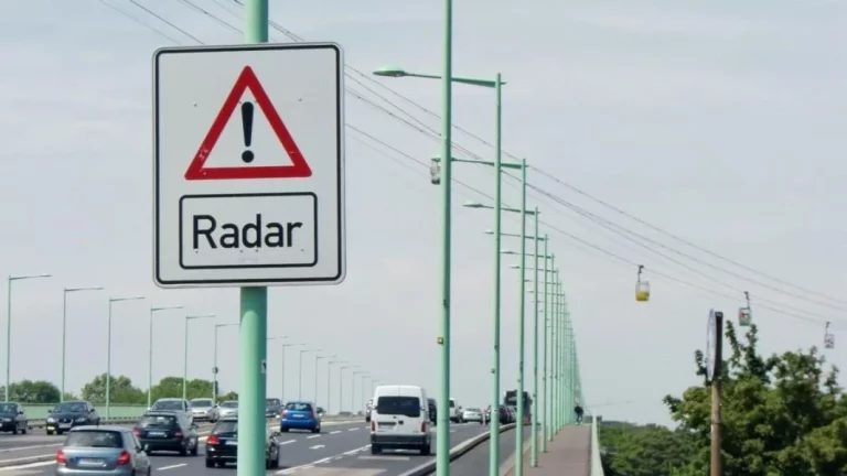 PAS: Las tres letras que la DGT quiere que recuerdes a la vuelta de tus vacaciones. Por si acaso