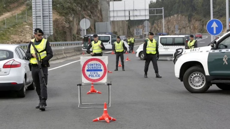 El ‘kamikaze’ al que persigue la Guardia Civil en Sevilla: Por una autovía con su patinete eléctrico a 70 km/h