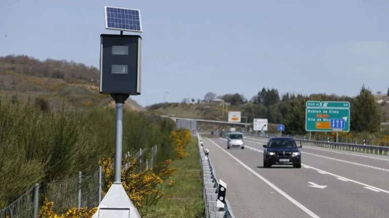 El invento que persigue la DGT y que hace que tu coche sea indetectable en los radares