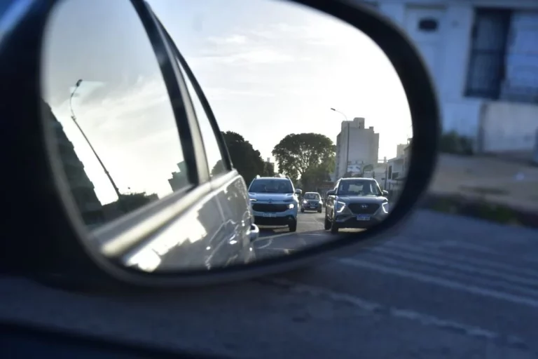 Síndrome del espejo retrovisor: La última amenaza que tiene a la Guardia Civil de Tráfico en jaque