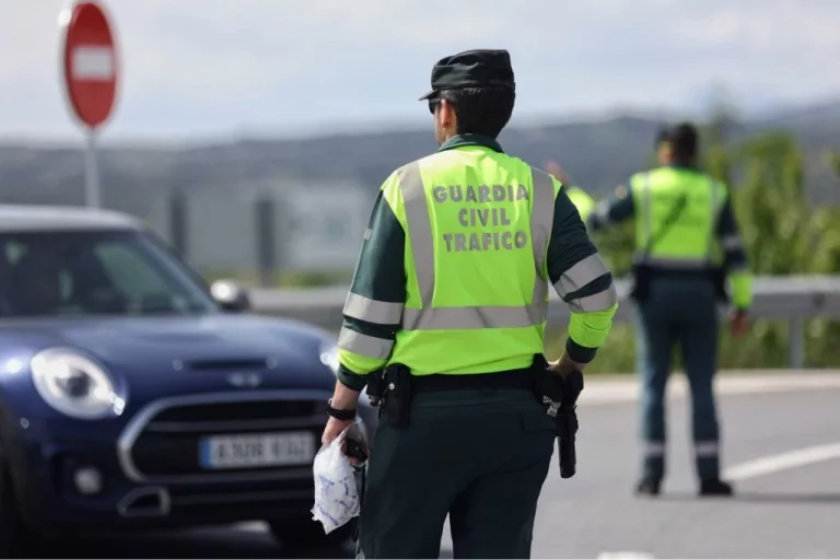 Los coches que no se escapan de ser parados por la Guardia Civil en un control de la DGT