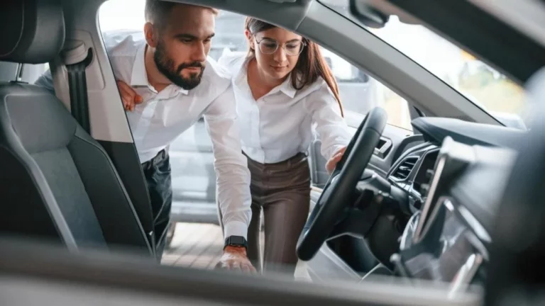 Declaración de la Renta 2025: ¿Qué parte de la ayuda por comprar un coche eléctrico tengo que devolver?