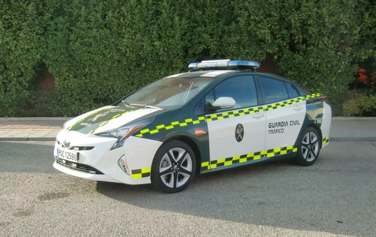 Lo que hacemos cuando vemos una patrulla de la Guardia Civil de Tráfico dicho por ellos mismos