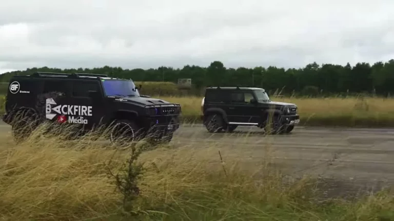 Los 400 CV del Hummer H2 contra los 102 CV del Suzuki Jimny en esta particular carrera