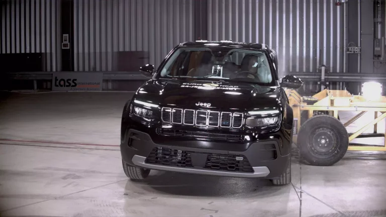 Los tres puntos en común que un Jeep Avenger y un Dacia Duster tienen… para mal
