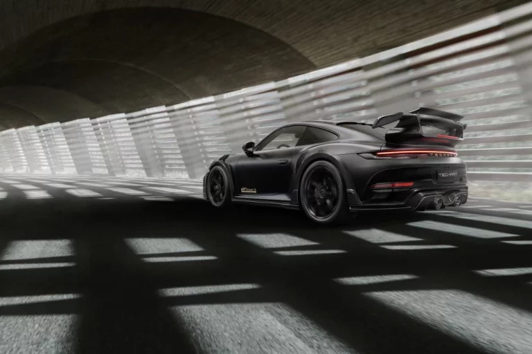 TechArt celebra por todo lo alto los 50 años del Porsche 911 Turbo con este Monochrome