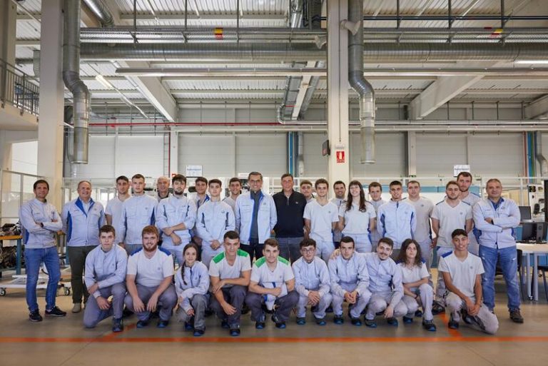 El mejor aprendiz de Volkswagen Navarra, entre los mejores del mundo