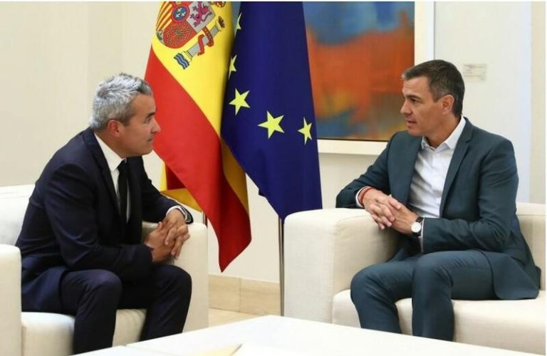 Reunión entre Sánchez, Hereu y Recasens, nuevo presidente de Anfac, para abordar los retos de la industria automovilística