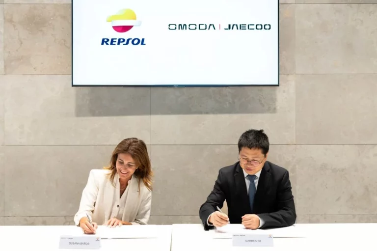 OMODA-JAECOO y Repsol suscriben un acuerdo como paso clave hacia la Movilidad Sostenible en España