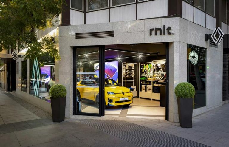 El flamante concesionario que Renault abre en Madrid y donde solo vende coches eléctricos