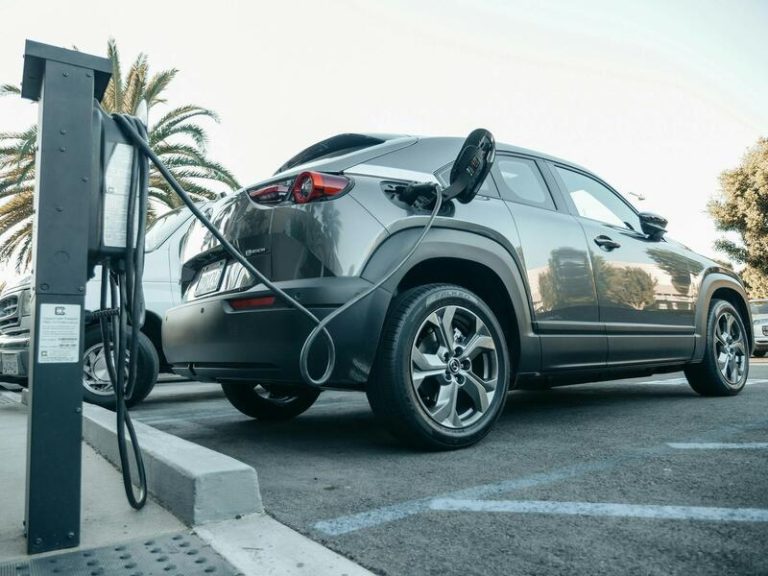 Extremadura: la «única» Comunidad Autónoma con un plan de ayudas para eléctricos sin activar