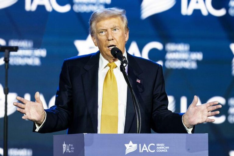 Donald Trump amenaza a John Deere por el movimiento que quiere dar