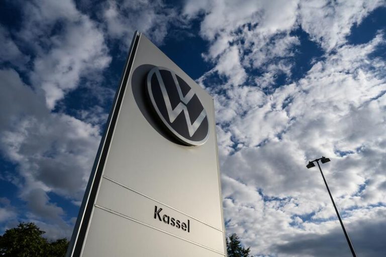 La caída de las ventas tiene en jaque a Volkswagen, que rebaja sus previsiones y prevé ‘riesgos’