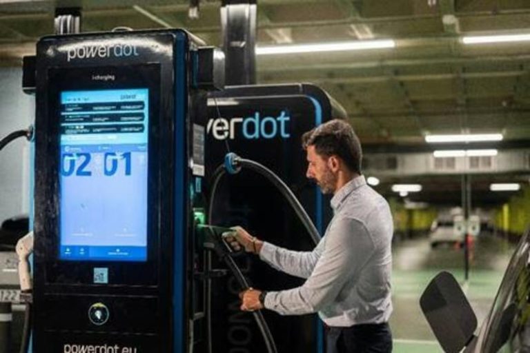 Powerdot multiplica las cargas de coches eléctricos durante el verano