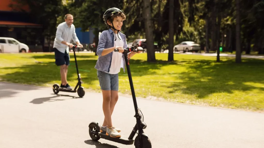 La DGT estrenó normativa en 2026 para los patinetes eléctricos y cambió la edad mínima a la que se pueden conducir 190 Motor16 DGT
