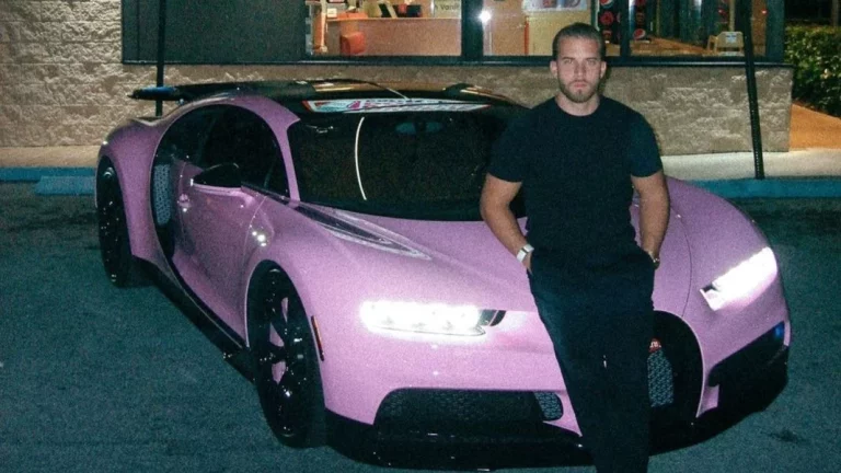 El instagramer Alex González te explica como comprar un Bugatti Chiron trabajando en el Dunkin’ Donuts