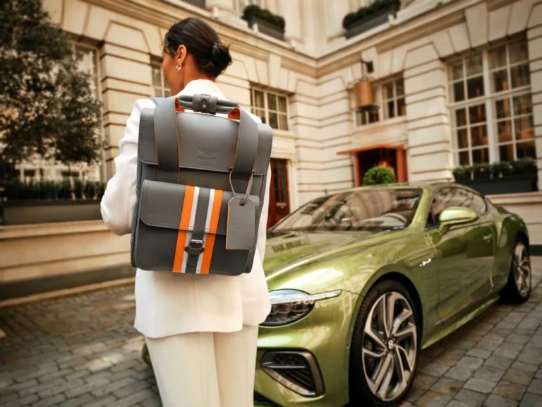 Complementos Bentley para viajeros elegantes