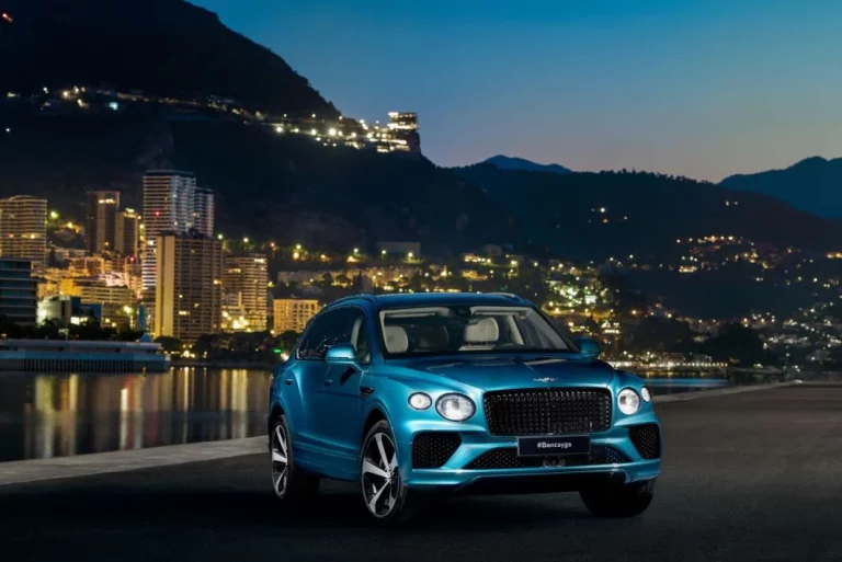 El encanto de la Riviera inunda el exclusivo Bentley Bentayga EWB Azure