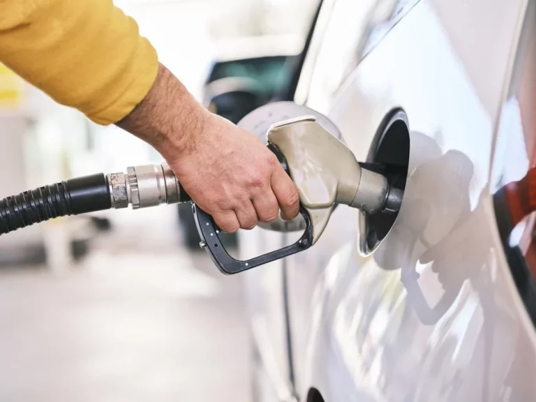 ¿Cuánto cuesta el litro de AdBlue en gasolineras?