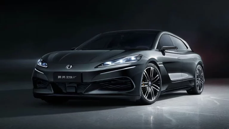 Denza, la marca de lujo de BYD estrena su primer modelo europeo… en Porsche lo miran de reojo