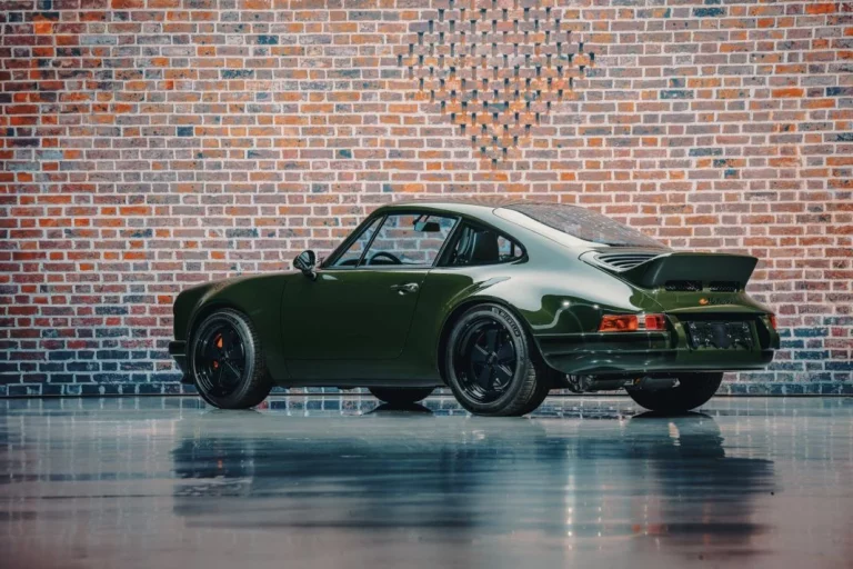 Kalmar Automotive se marca este Porsche 911 que se mueve a pilas