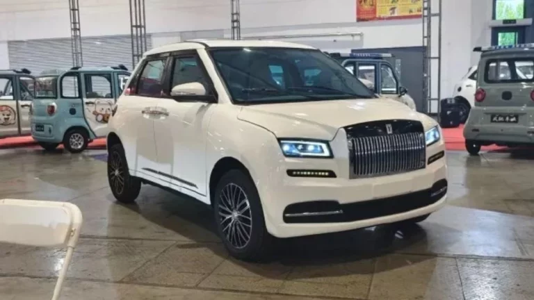 El Rolls-Royce de 2.000 euros que pides por Aliexpress: Y el Rolls-Royce que te llega