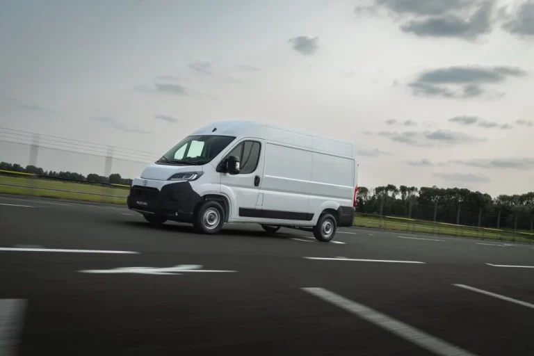 Conocemos (y probamos) la nueva Proace Max de Toyota Professional