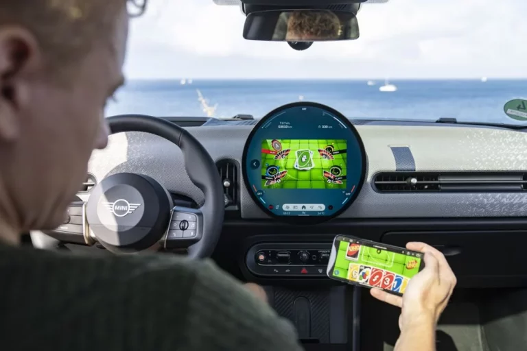 El juego que llega a los coches de MINI
