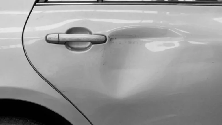 Así puedes sacar una abolladura de tu coche con un electrodoméstico casero