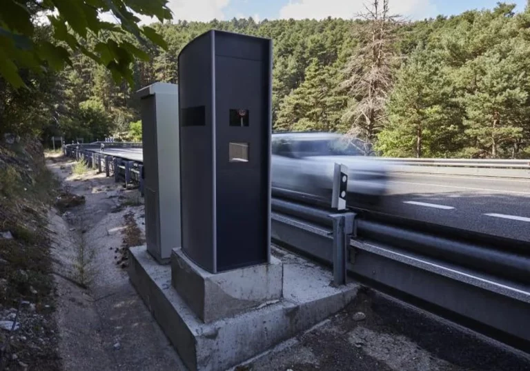 Si te ha puesto una multa uno de estos radares fijos, recúrrela: Están instalados de forma ilegal