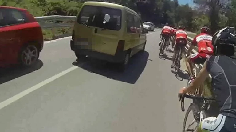 ¿Puedo denunciar a otro conductor si conduce de forma temeraria o imprudente?
