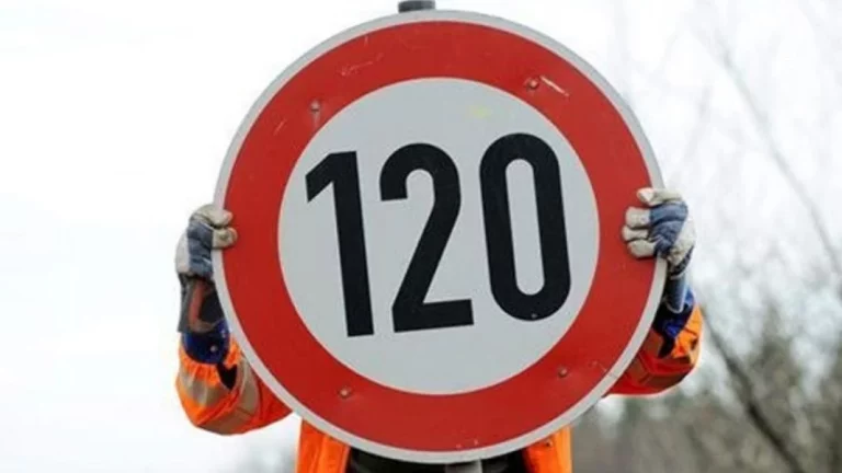 Para siempre: La DGT podría cambiar el límite de velocidad de 120 km/h que tenemos en España