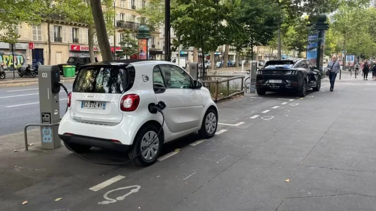 La función que tiene tu coche y que tanto amas, que dejarán de tener los coches modernos