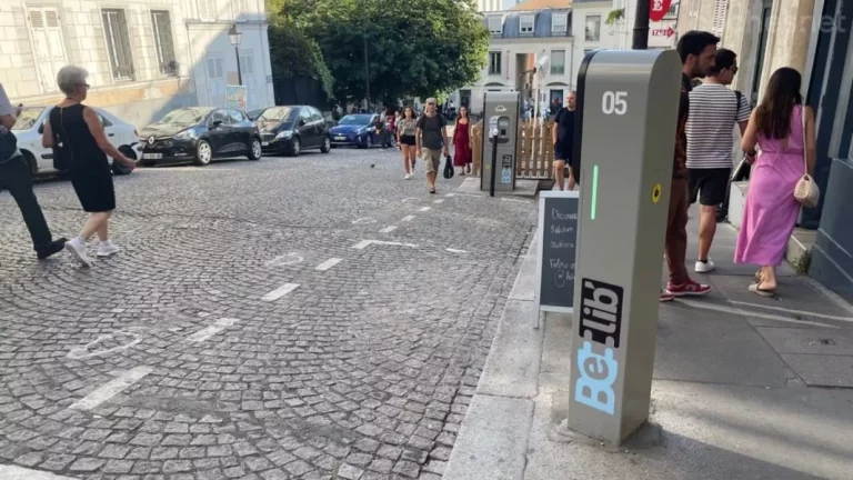 La ciudad que no quiere SUV en sus calles: 18 euros por aparcar una hora